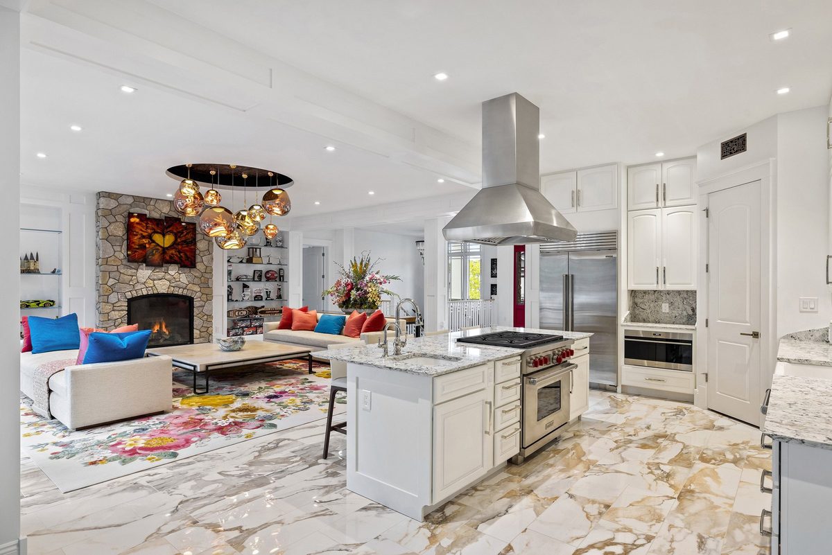 Dickinson Homes custom home, architectural photography