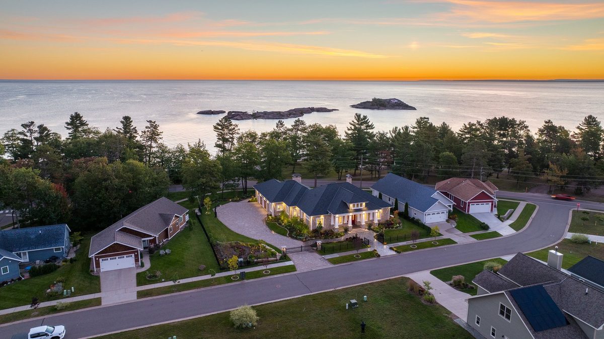 Dickinson Homes custom home, architectural photography