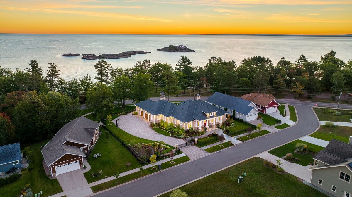 Dickinson Homes custom home, architectural photography