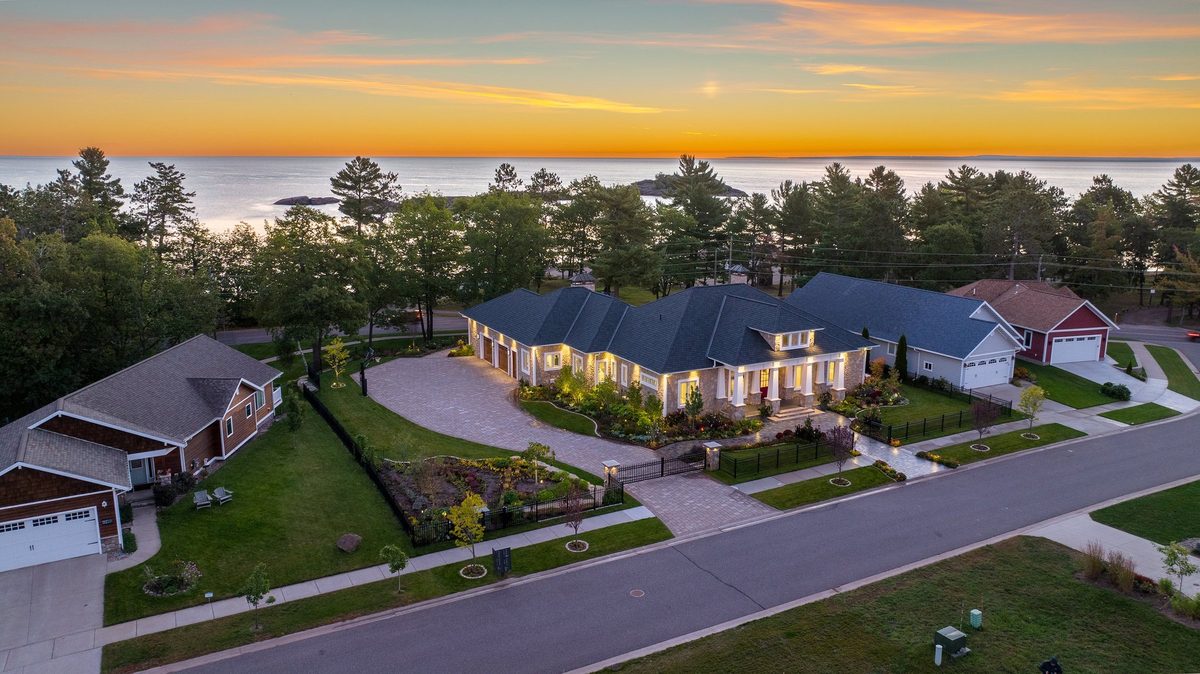 Dickinson Homes custom home, architectural photography